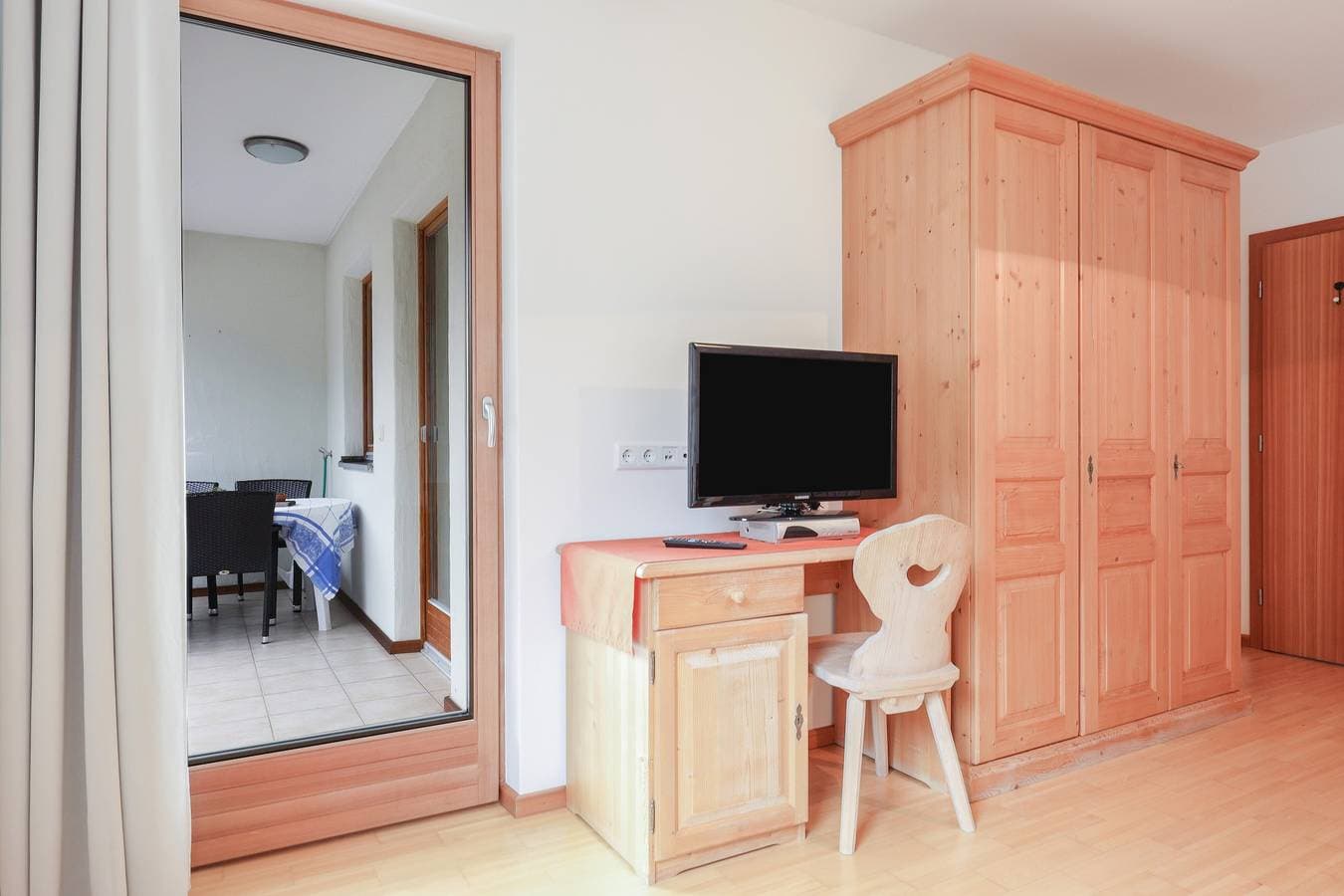 Foto 5 von 21: Ferienwohnung "Kelderer Hof - Jaufen" mit Bergblick, Balkon, Garten & WLAN