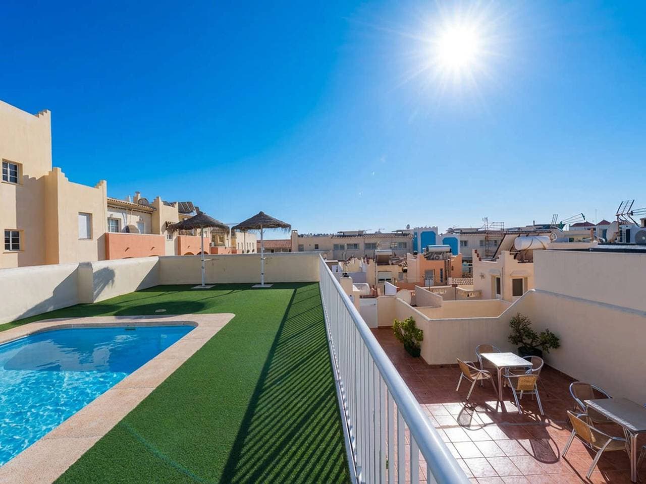 Modernes Apartment in Nerja für 3 Personen, mit Pool, WLAN und Klimaanlage 1