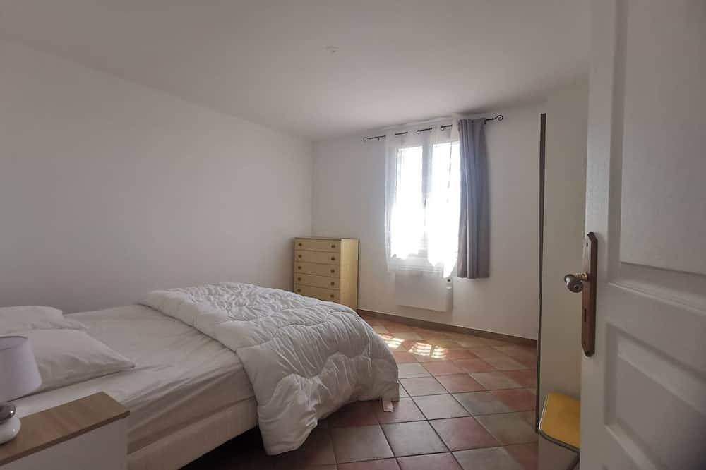 Foto 2 von 17: Spacious apartment near Lake Sainte-Croix, surrounded by truffle oaks.