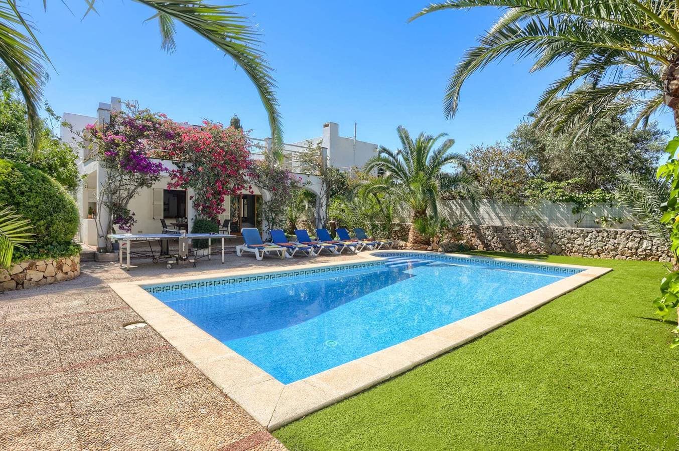 Foto 3 von 28: Villa für 6 Personen mit Garten