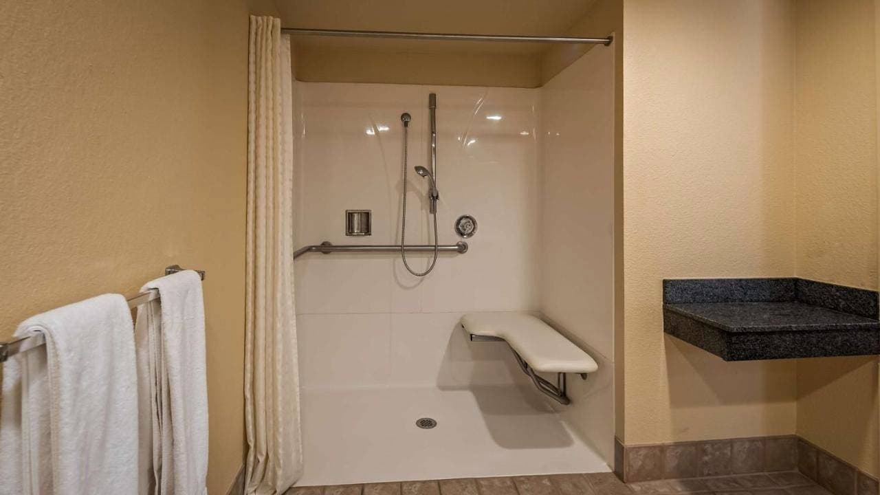 Foto 8 von 15: Best Western Cordelia Inn