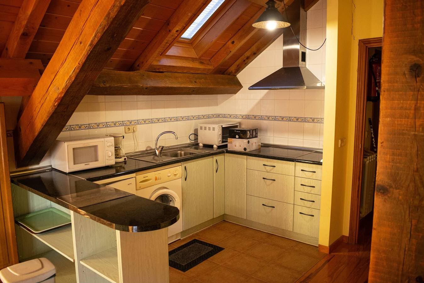 Foto 8 von 19: Ferienwohnung 'Kabila Enea 2' mit Bergblick, privatem Garten und Wi-Fi