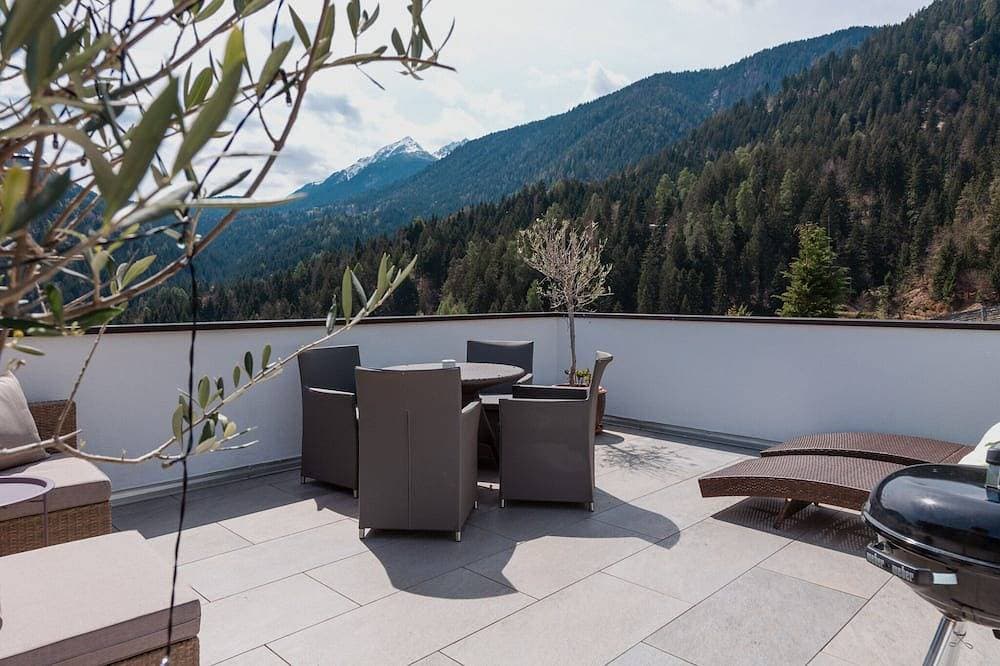 Ferienwohnung  mit Pool und wunderschöne Terrasse mit  Tolle Blick auf die Berge 1