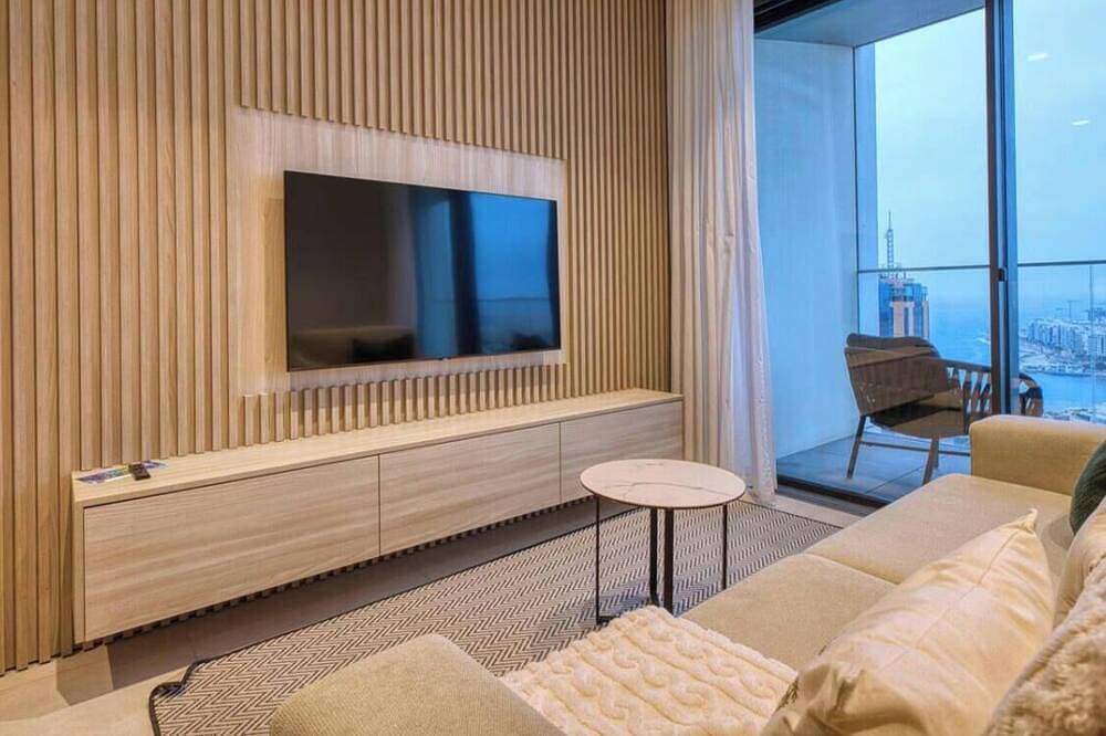 Foto 10 von 30: Luxury Living with Pool in Mercury Tower