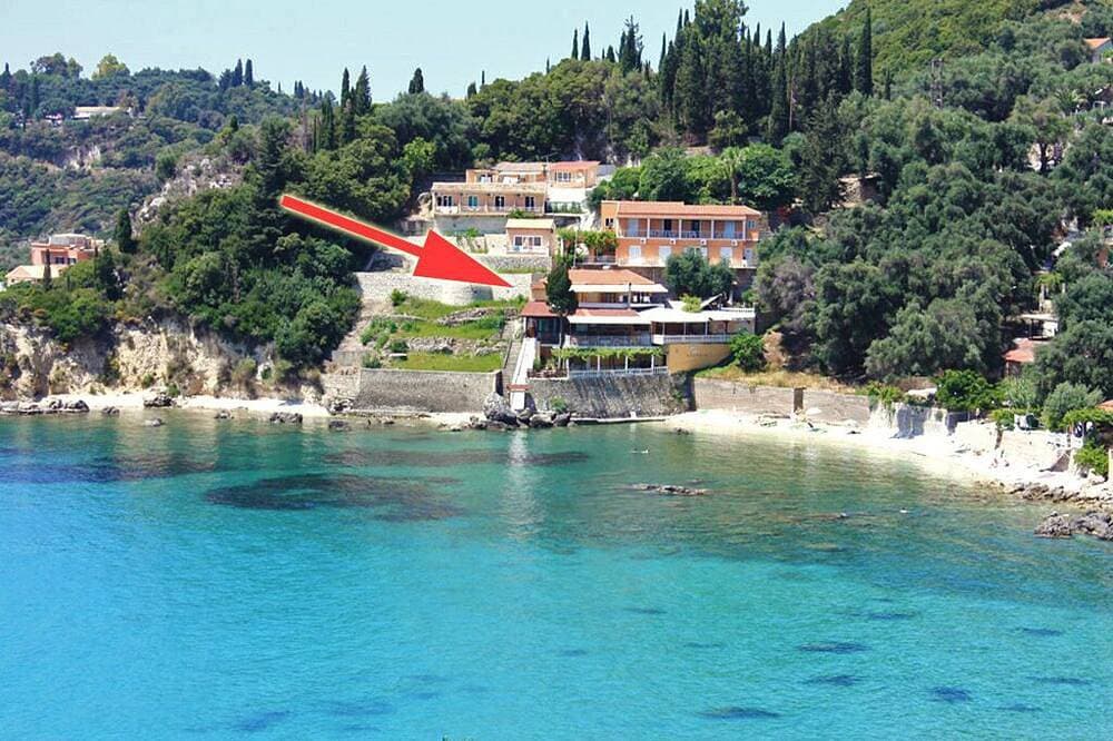 Room with amazing sea view 20 meters from the beach 1