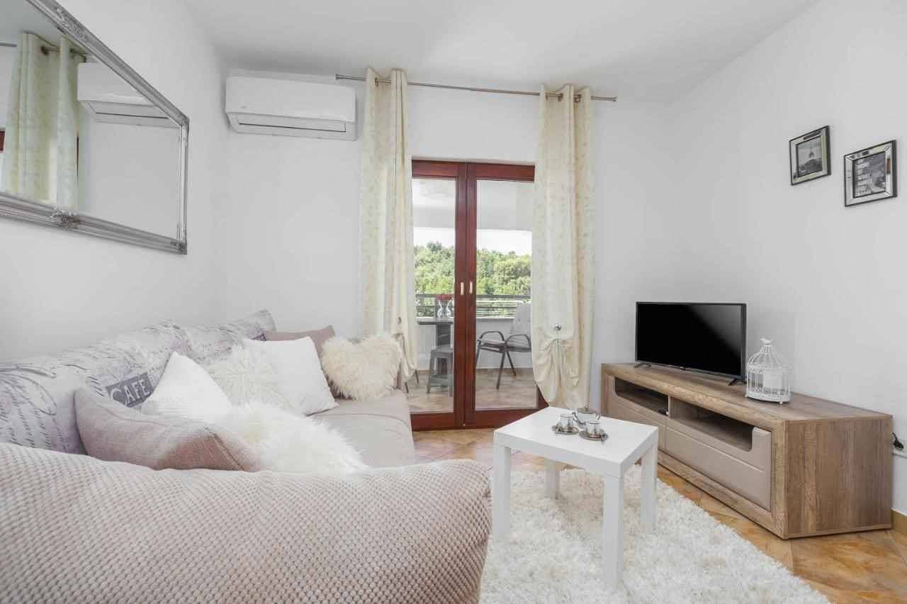 Foto 3 von 26: Ferienwohnung mit Klimaanlage und Terrasse