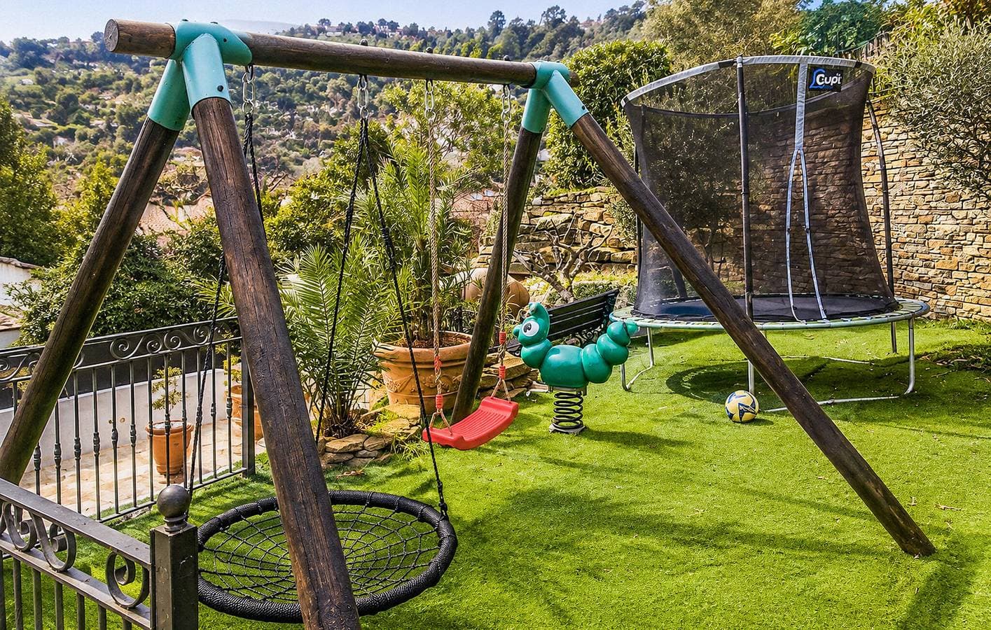 Foto 6 von 12: Moderne Wohnung mit Pool, WLAN, Klimaanlage und Terrasse in der Nähe von Titi Pizza