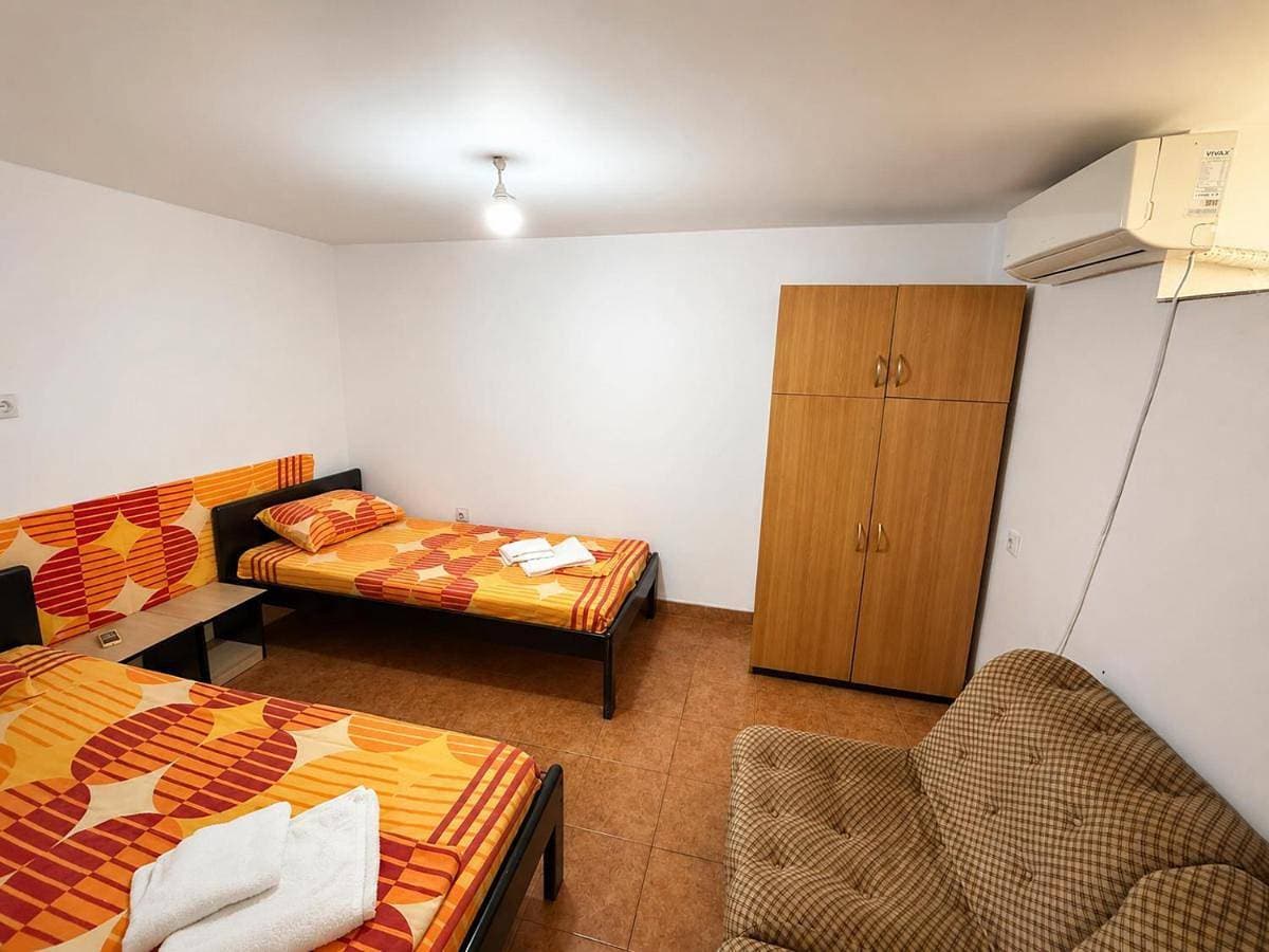 Family Holiday House Mini Apartment Sutomore 1