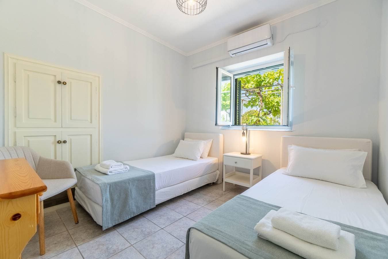 Foto 10 von 32: Villa 'Antipaxos Sunset House' mit Meerblick, WLAN und Klimaanlage
