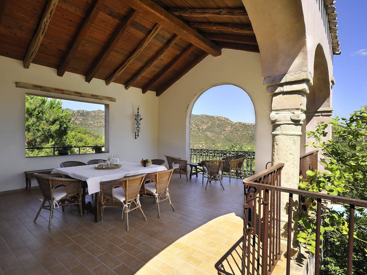 Foto 2 von 29: Villa Fiorita – Ruhige Landhausvilla mit Pool und Meerblick in Sardinien