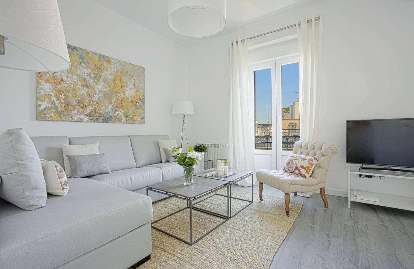 Foto 2 von 16: Exclusive 3Bd Apartment near Reina Sofia Museum. Reina Sofia II