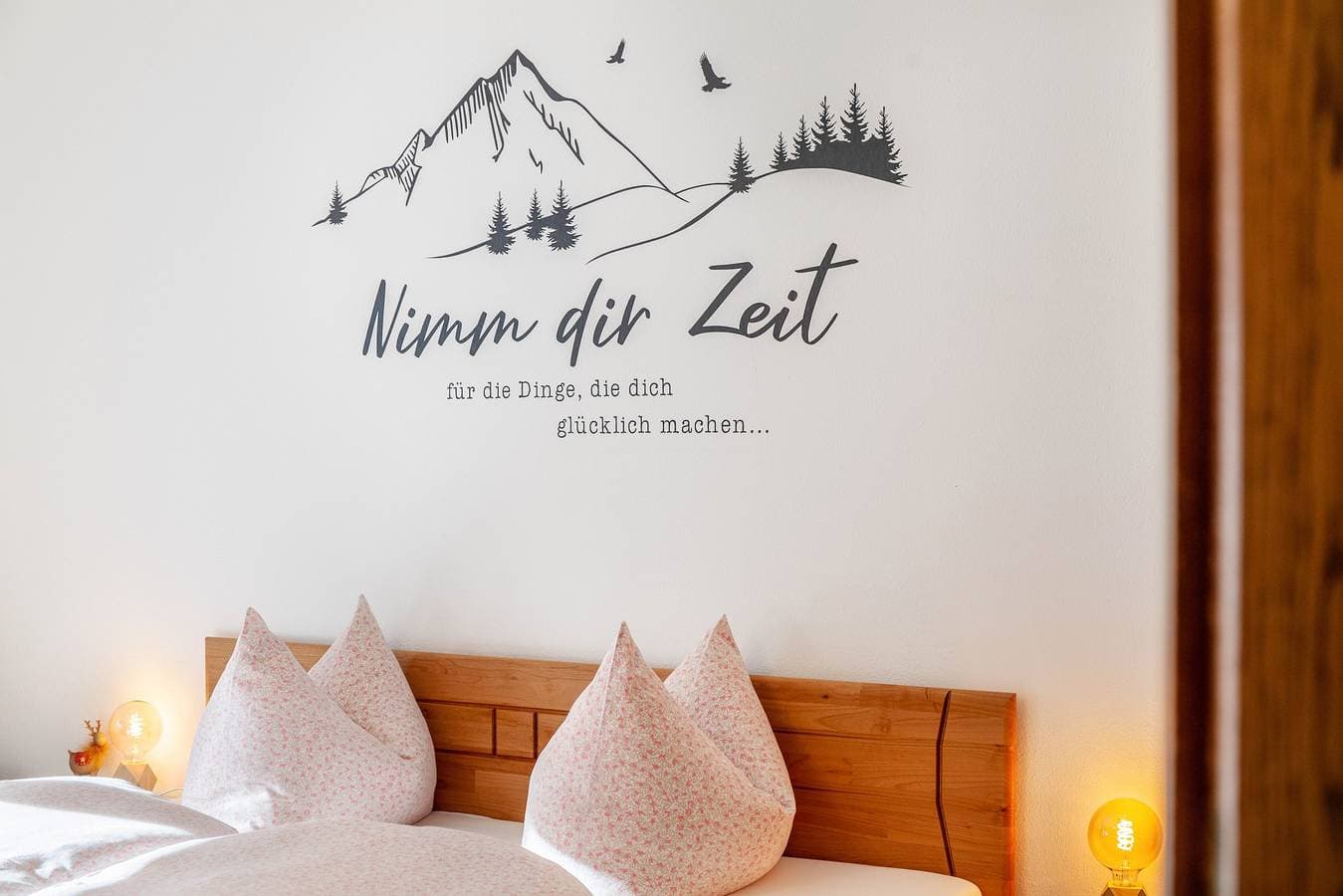 Foto 6 von 22: Studio-Apartment 'Aschaubichl – Wohnung Bergaurikel' mit Bergblick, Balkon & WLAN