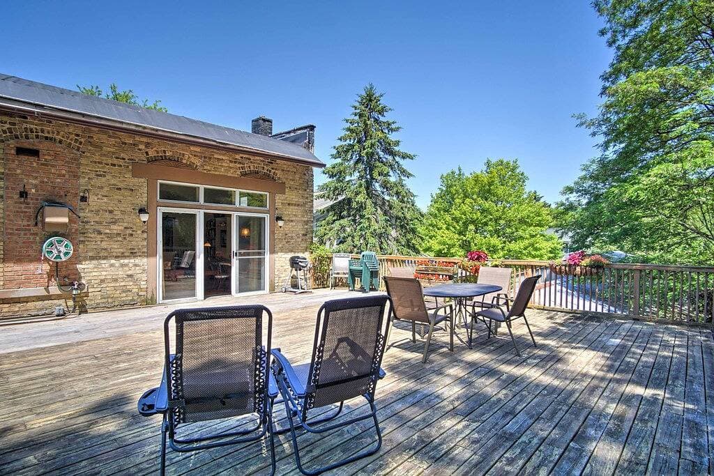 Foto 2 von 24: Charming Saugatuck Condo mit eigenem Deck!