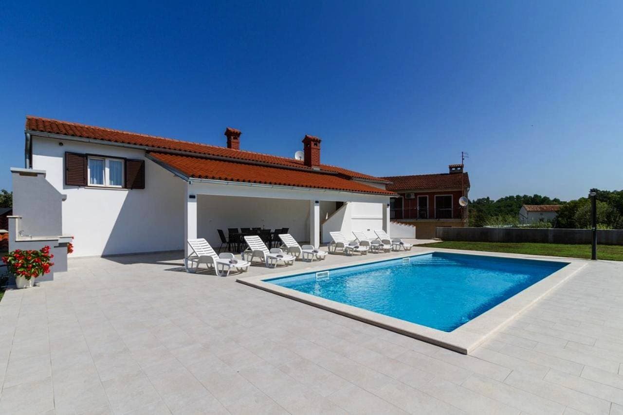 Lovely VILLA Piljan with a private swimming POOL 1