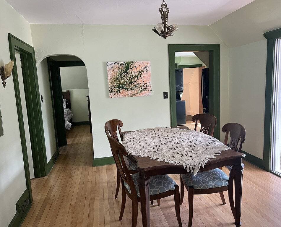 Foto 6 von 11: Historical, newly remodeled apartment in the heart of Marquette Mi.