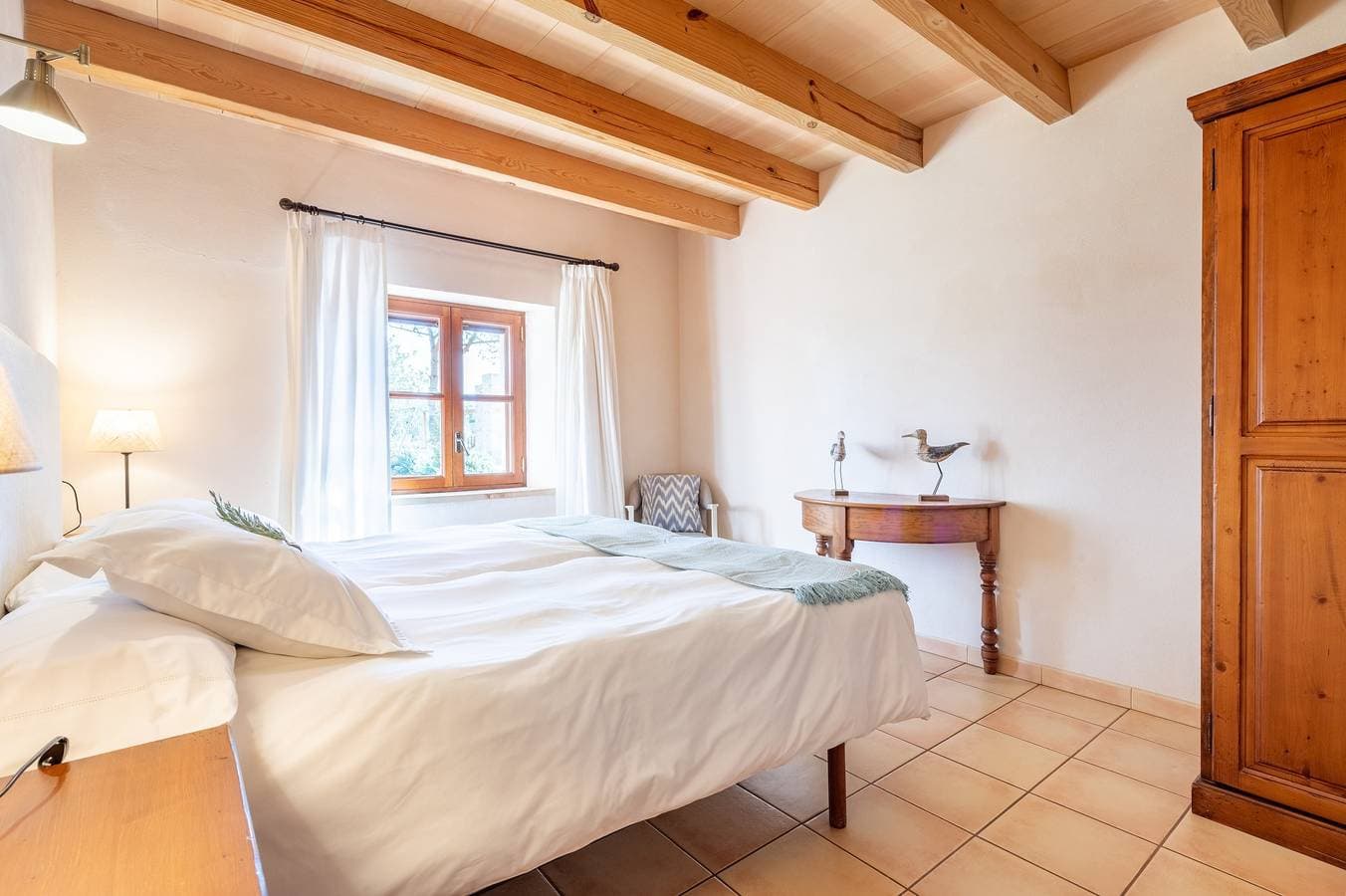 Foto 13 von 24: Villa „Es Lledoner 2“ mit Bergblick, Gemeinschaftspool und WLAN