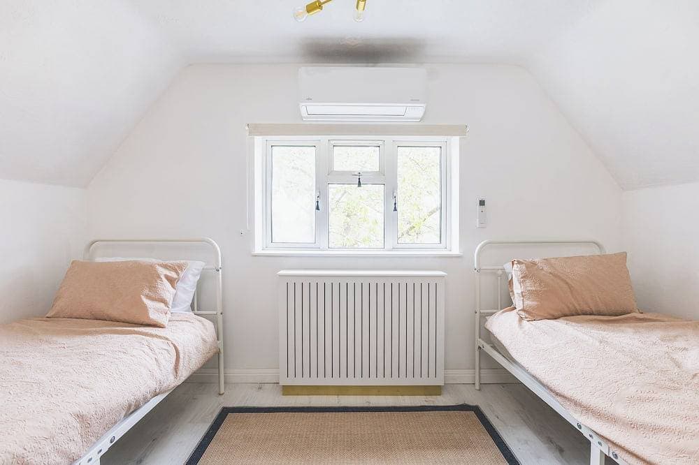 Foto 6 von 25: Charming 2Bdr Bungalow near Heathrow and London