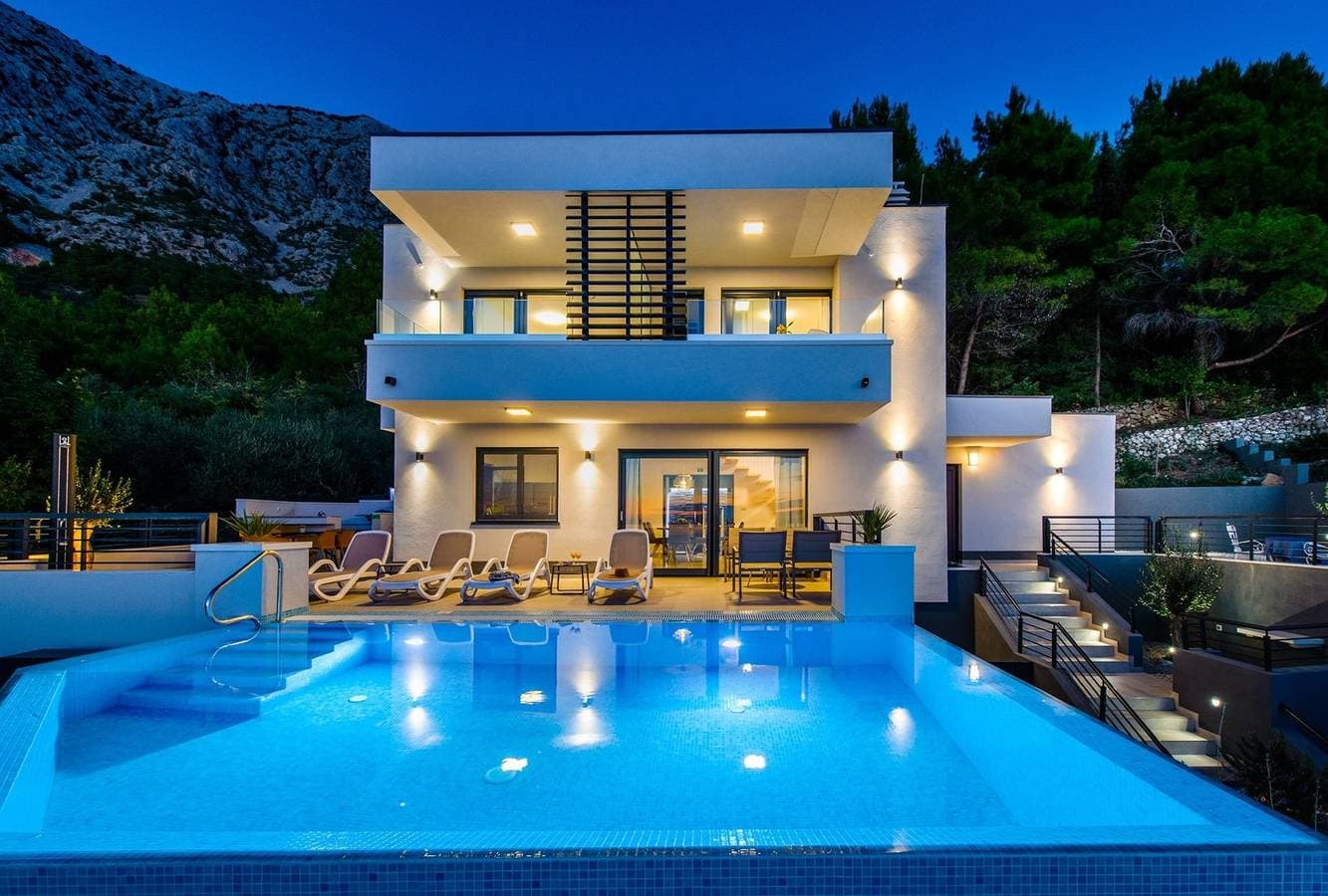 Foto 2 von 35: Luxusvilla Leona in der Nähe von Makarska, beheizter Pool