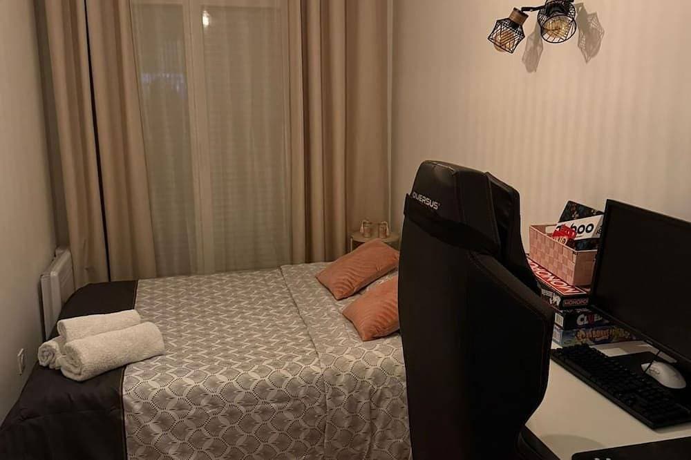Foto 6 von 24: Cosy apartment near Paris (10 min Eiffel Tower and Champs Elysées)