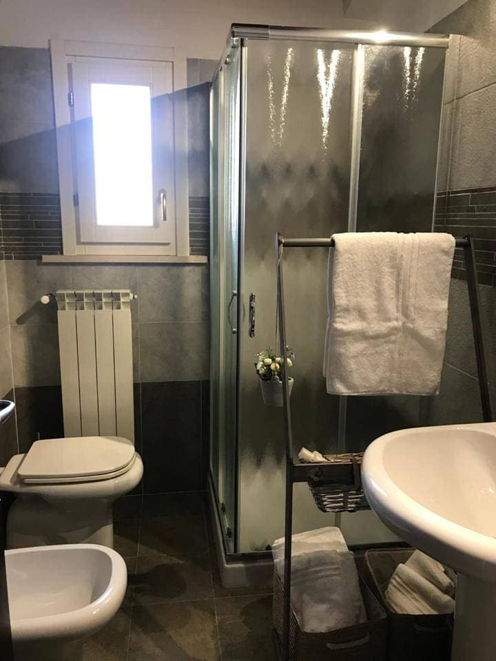 Foto 12 von 12: Double Room with Private Bathroom