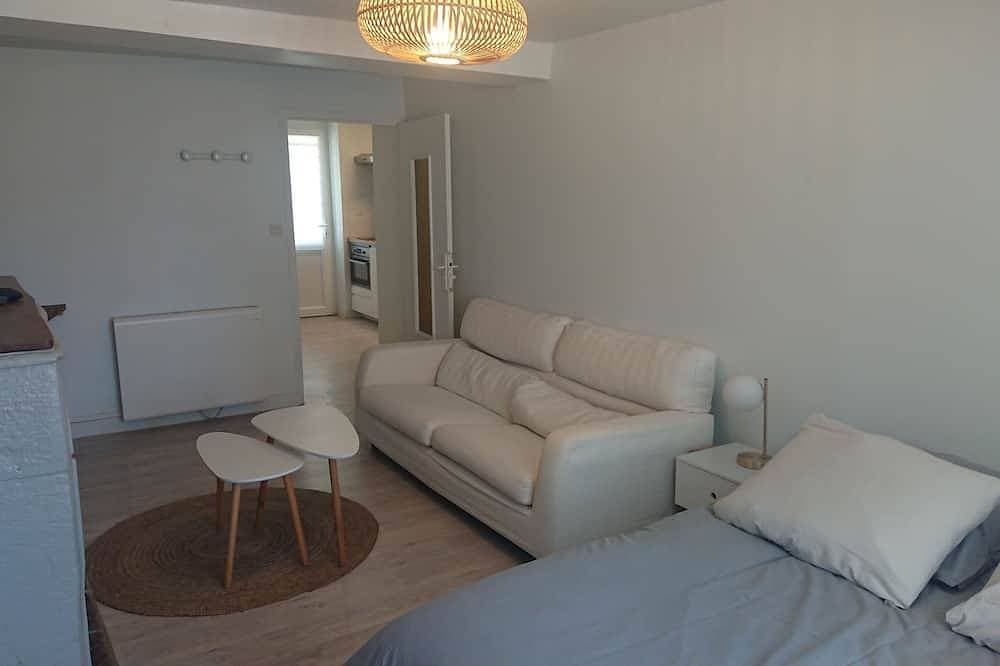 Foto 3 von 6: Newly renovated studio in the heart of town, separate kitchen