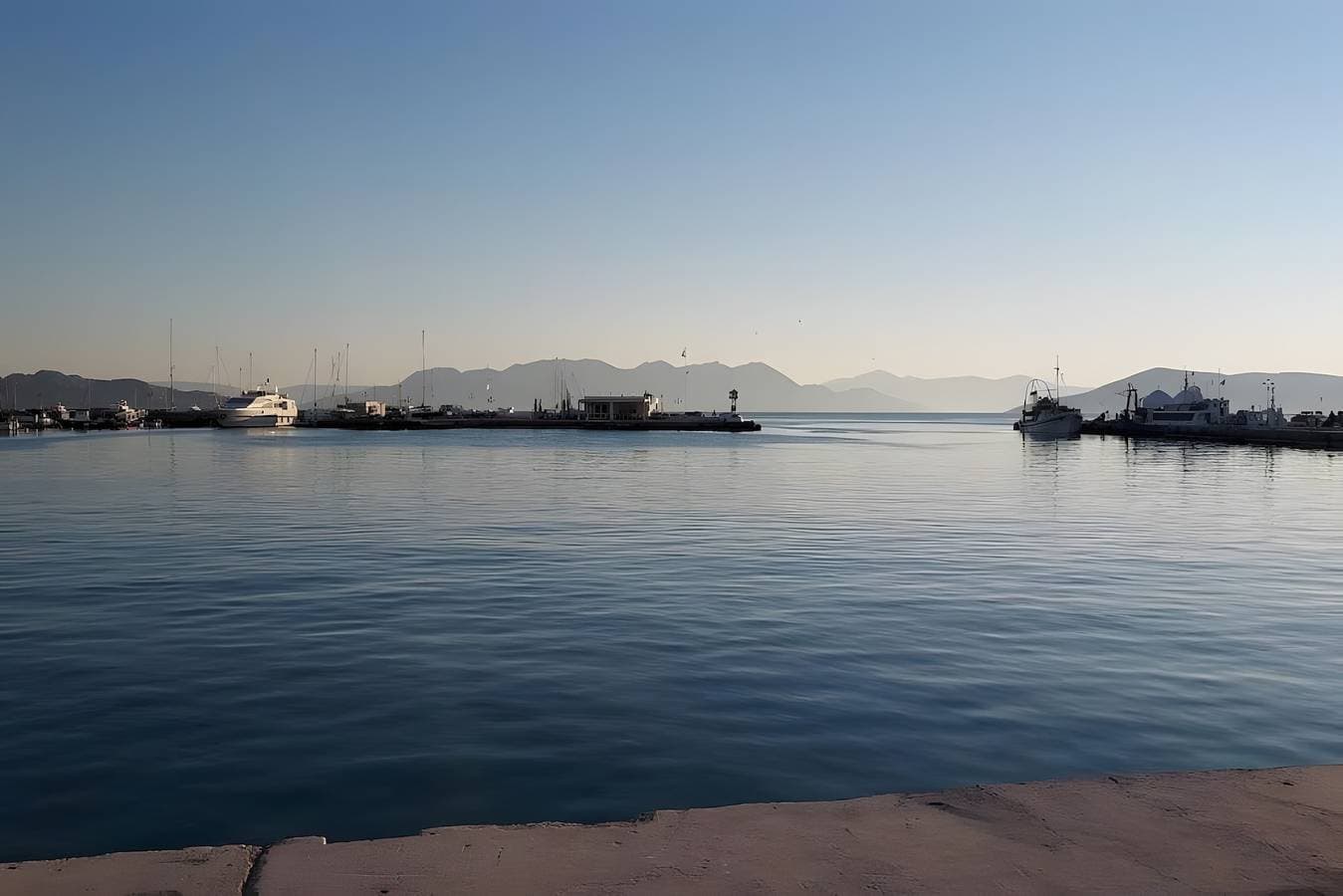 Foto 13 von 29: Apartment 'Aegina Luxury' mit Bergblick, WLAN und Klimaanlage