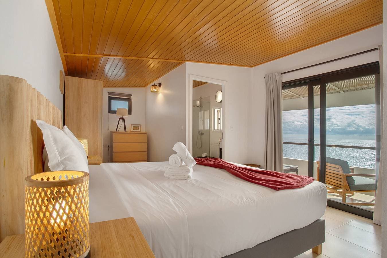 Foto 3 von 35: Ferienhaus 'The Yellow House' mit Meerblick, Balkon und Wi-Fi