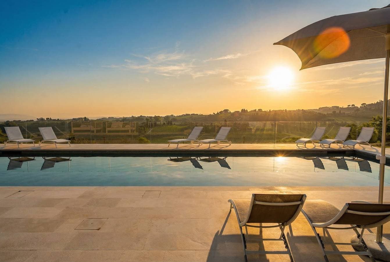 Foto 2 von 38: Villa für 14 Personen mit Terrasse