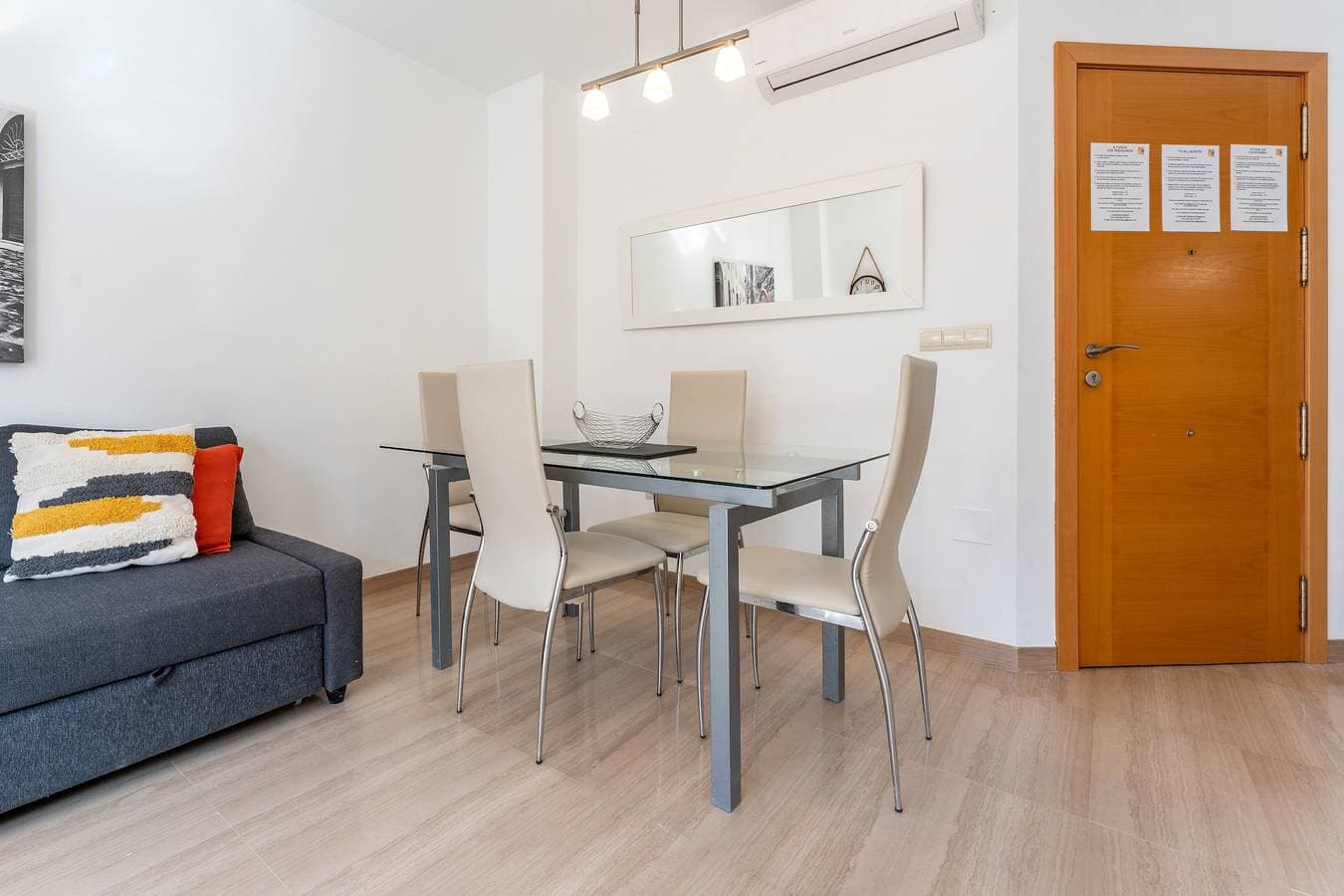 Foto 6 von 16: 'Strand-Ferienwohnung' mit Bergblick, Balkon und WLAN