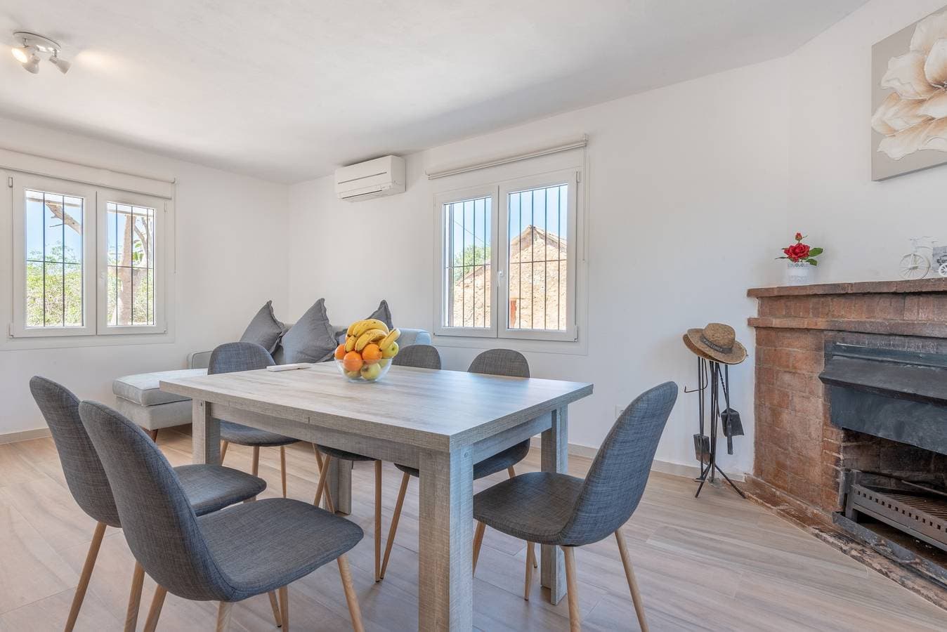 Foto 6 von 26: Modernisiertes Landhaus mit Dachterrasse, Garten und WLAN