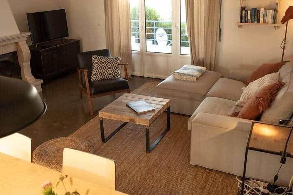 Foto 10 von 30: Pina Hideaway with a sea view rooftop terrace