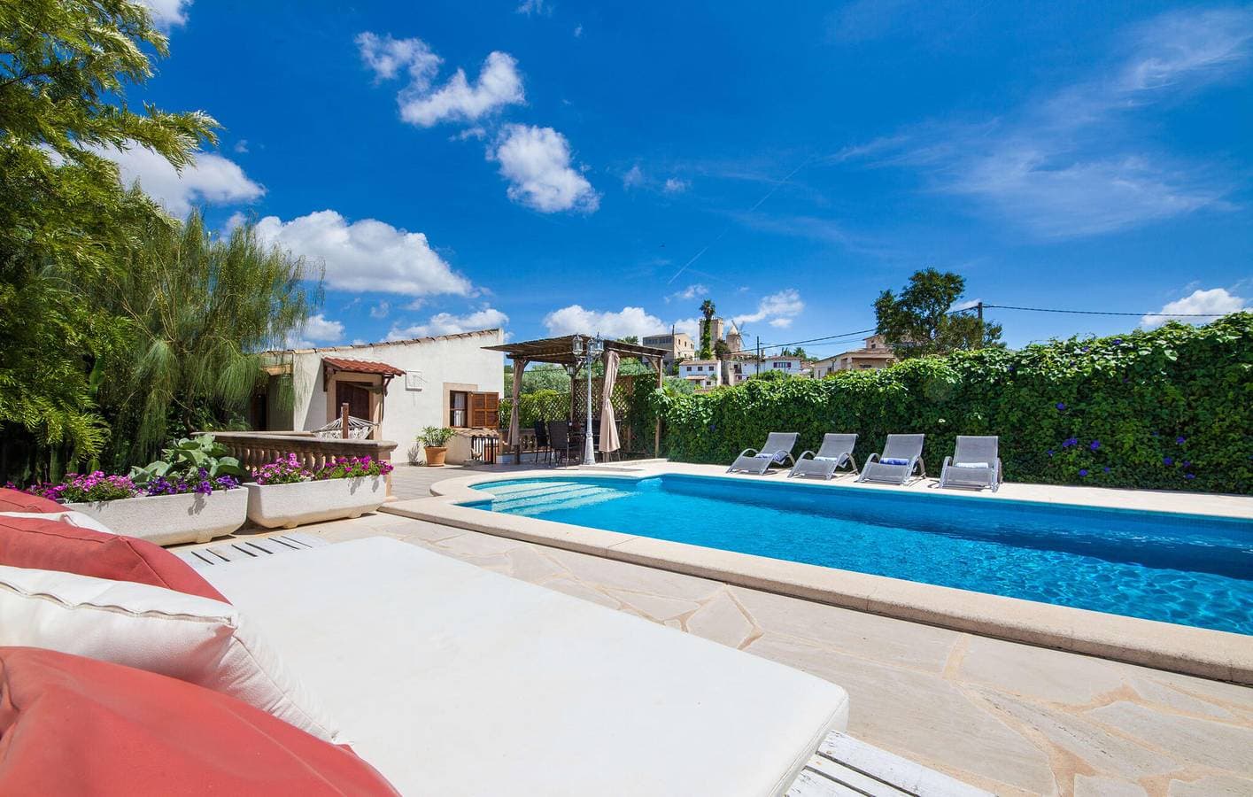 Foto 2 von 46: Sant Joan Wohnung mit Pool, Küche und Internet