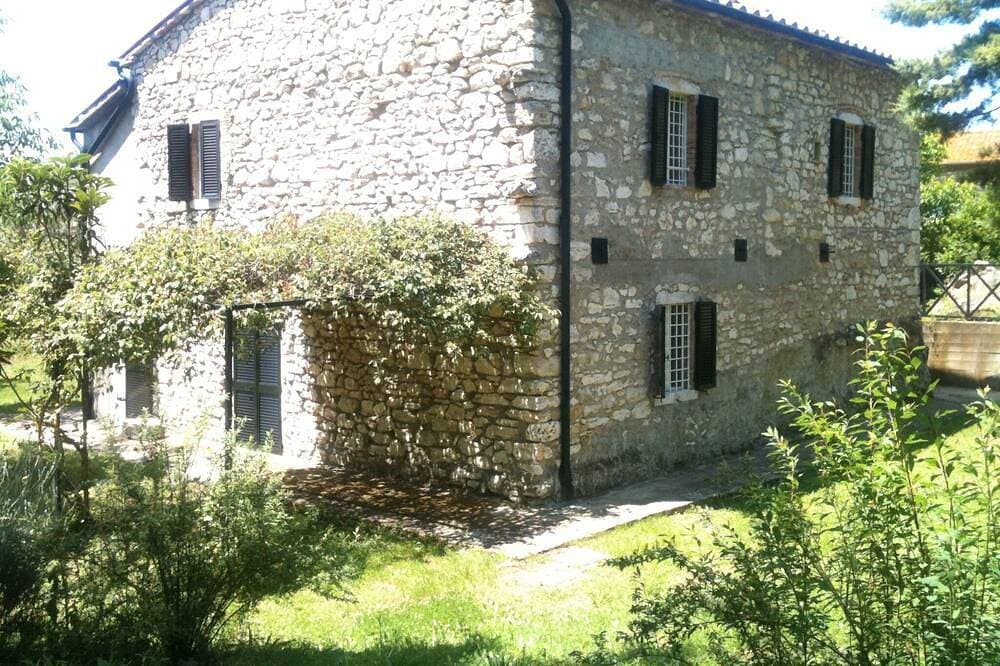 Foto 4 von 17: Il Bagno - Podere 200 m von den Thermen von Saturnia, umgeben von einem großen Garten