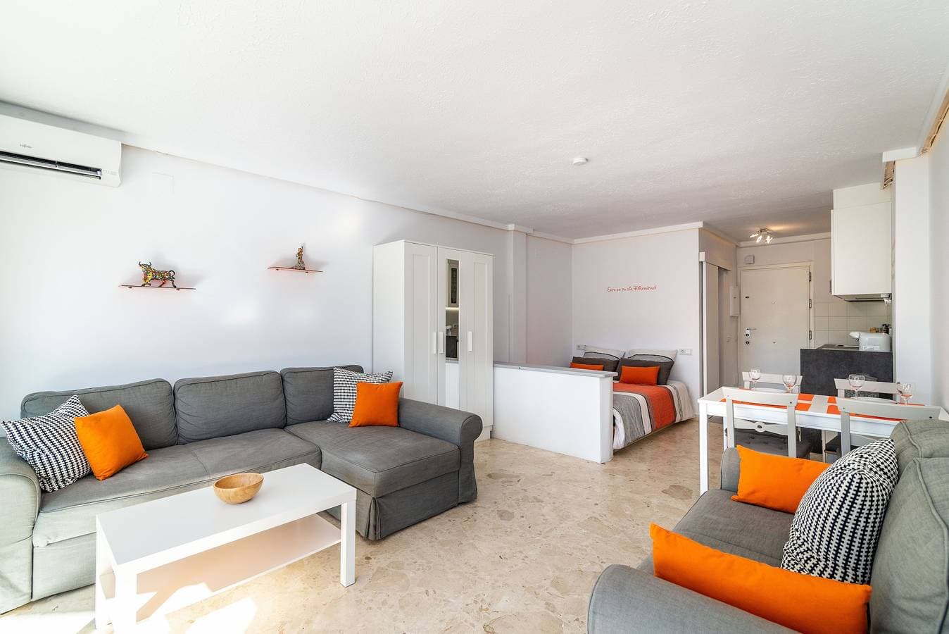Foto 5 von 25: Einzimmerwohnung in Marbella mit Terrasse, Gemeinschaftspool und WLAN