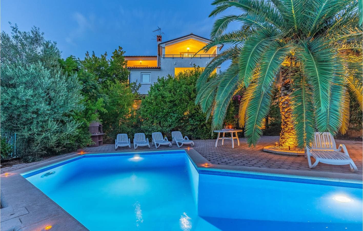 Foto 2 von 45: Gemütliche 2-Zimmer-Wohnung mit Pool, WLAN und Parkplatz in der Nähe des Strandes Havajka