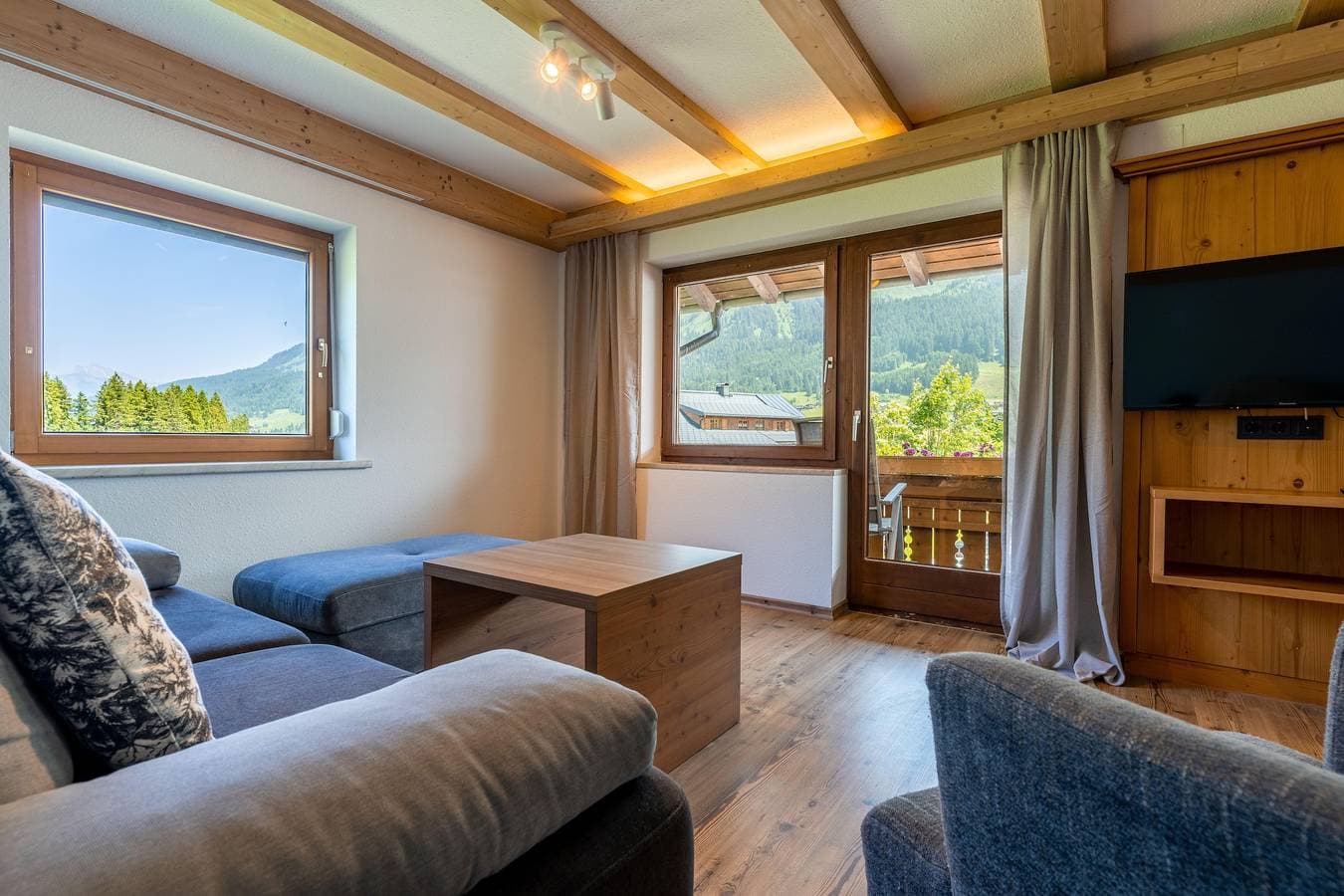 Foto 6 von 43: Appartement 4 mit 1,5 Schlafräumen und 2 Balkonen