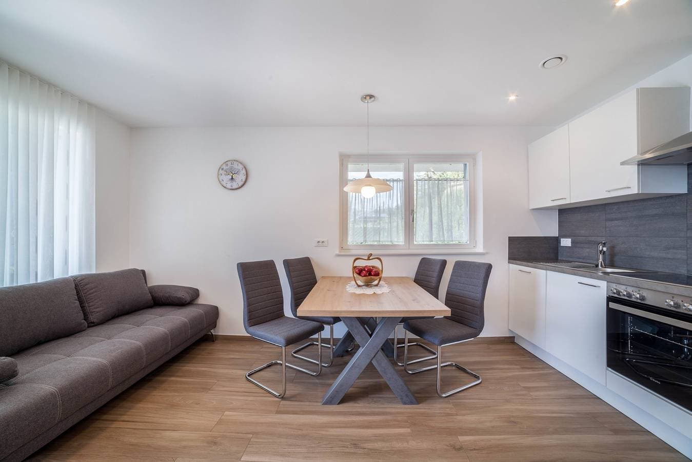 Foto 3 von 25: Ferienwohnung 'Panoramawohnung Bergerweg' mit Bergblick, WLAN und Terrasse