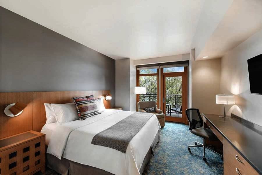 Foto 4 von 6: Queen Room with Two Queen Beds - Disability Access