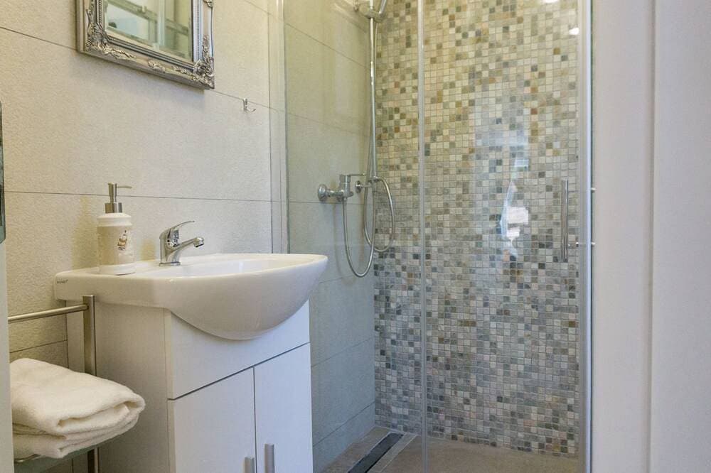 Foto 13 von 30: Nettes Ferienhaus in Smoljanci mit Privatem Pool