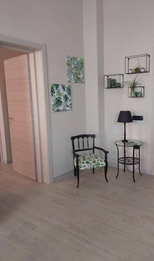Foto 4 von 18: Family Room with Private Bathroom