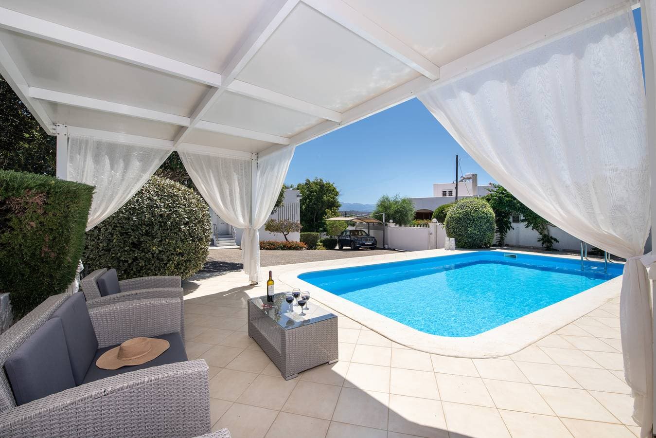 Foto 4 von 70: Luxury Seaside Villa Plumeria – 50m to Sandy Beach
