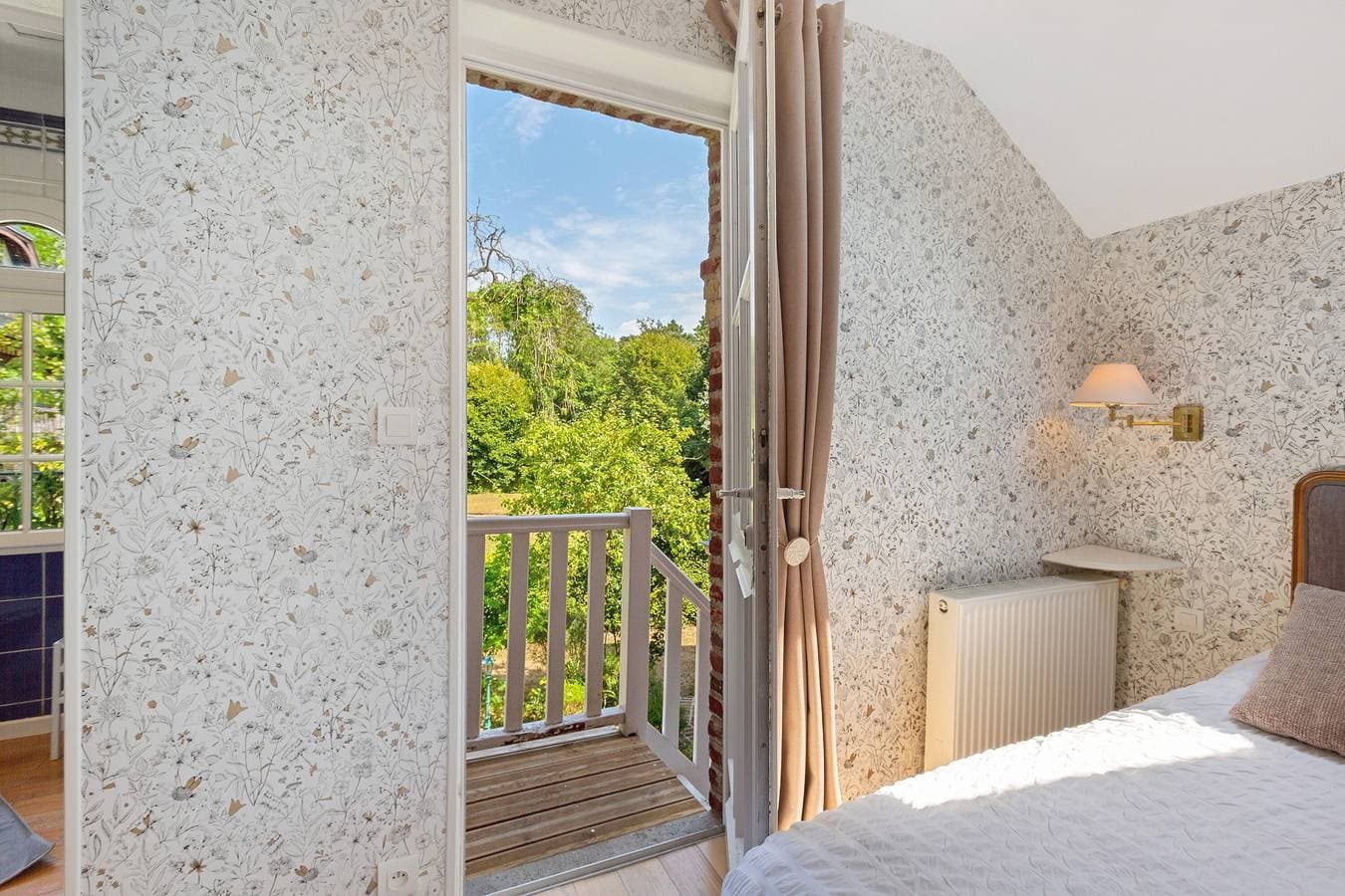 Foto 7 von 29: Bed & Breakfast 'Les Soliers - La Tourelle' mit Balkon und WLAN