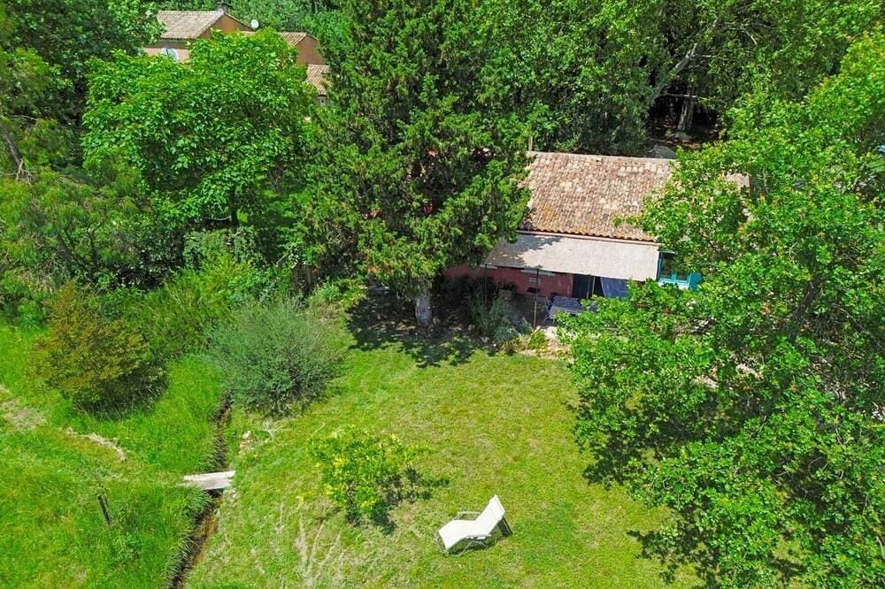 Ferienhaus-Mas de l'aube-Ensuite-Blick auf die Landschaft 1