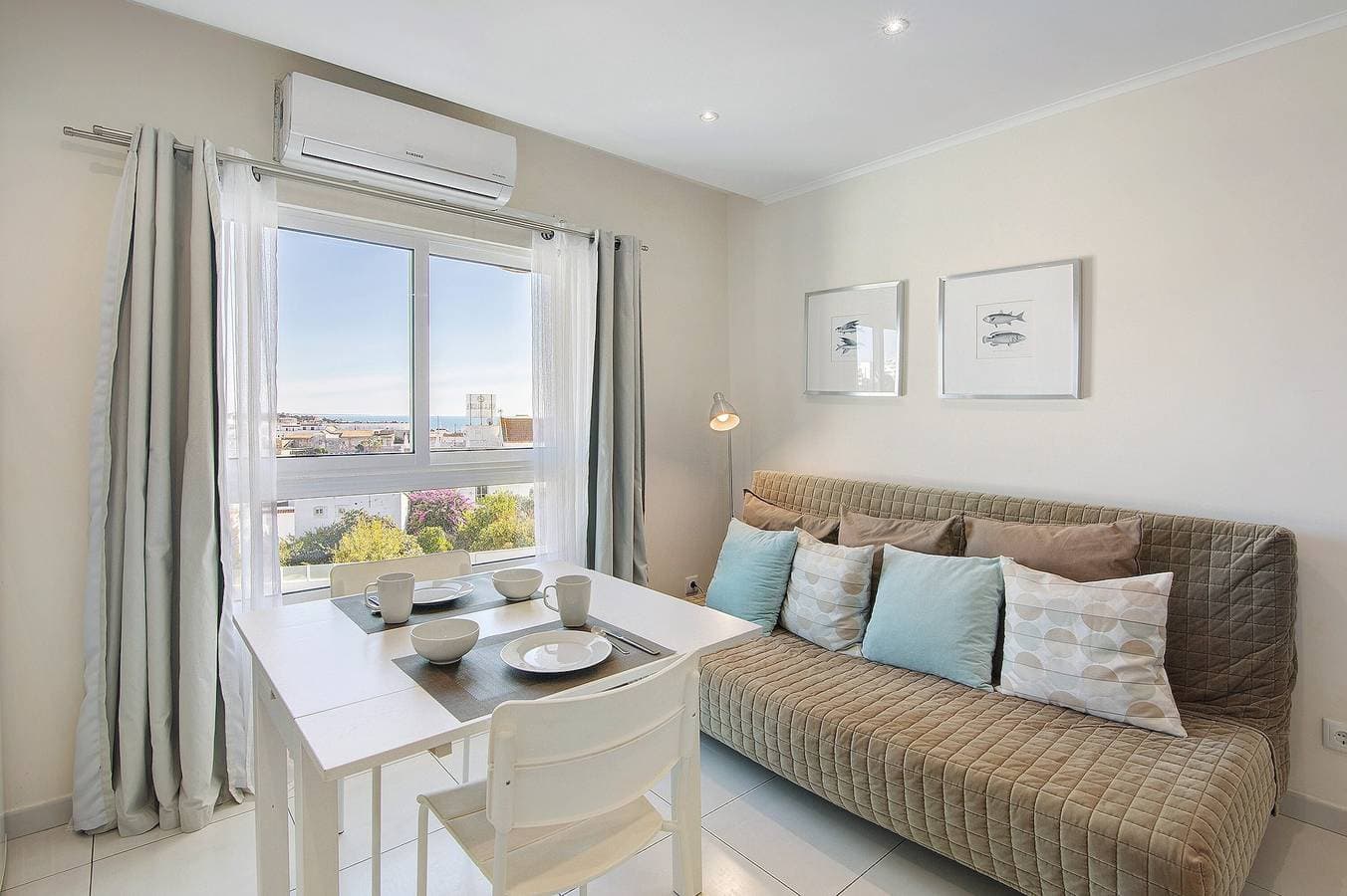 Foto 3 von 28: Einzimmerapartment 'Estúdio Completo' mit Meerblick, Wi-Fi und Klimaanlage