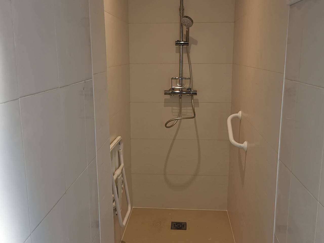 Foto 11 von 17: Gîte avec Terrasse Privative à 800m des Plages - 2 Chambres, Local à Vélos, Équipements Bébé