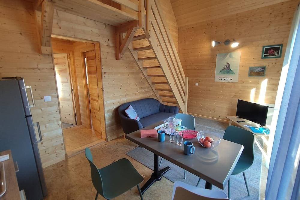 Foto 11 von 23: Kleines, unabhängiges Holzchalet mit Terrasse und Bergblick