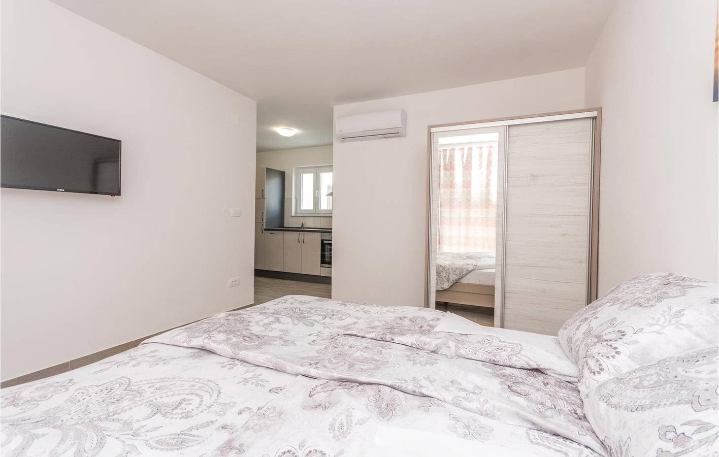 Foto 12 von 23: Gemütliche Ferienwohnung mit Pool, Terrasse und 600 m entferntem Strandzugang