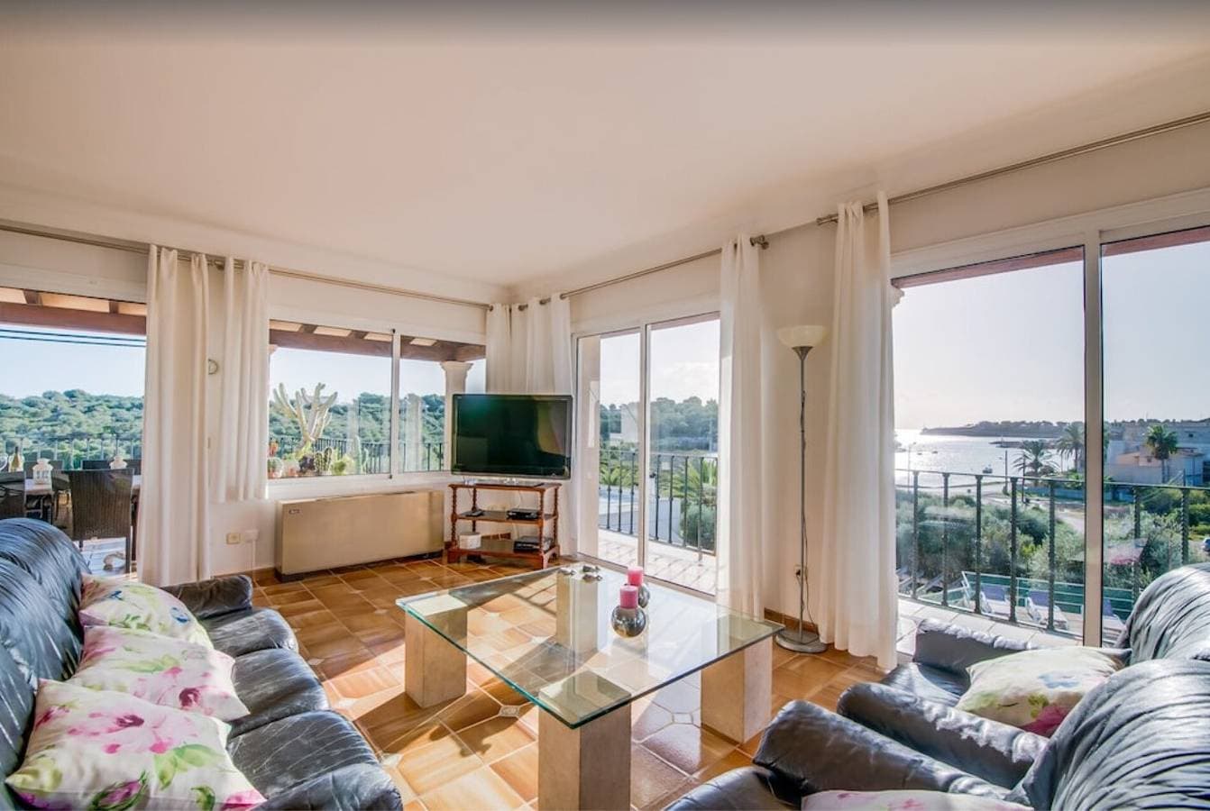 Foto 6 von 33: "Algueret" in Meeresnähe mit Meerblick, Pool, WLAN, Klimaanlage, Terrasse und Garten; Parkplatz