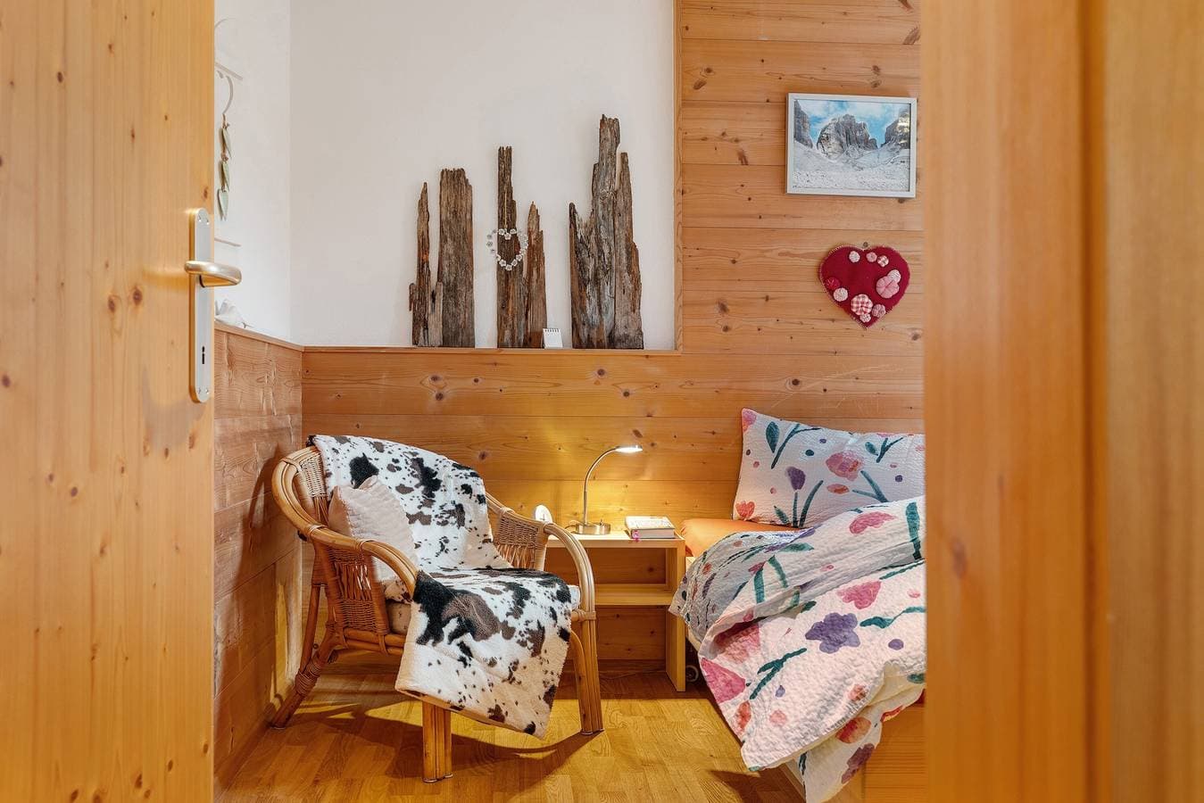 Foto 13 von 25: Ferienwohnung 'Verdandi' mit Bergblick, privater Terrasse und Wi-Fi