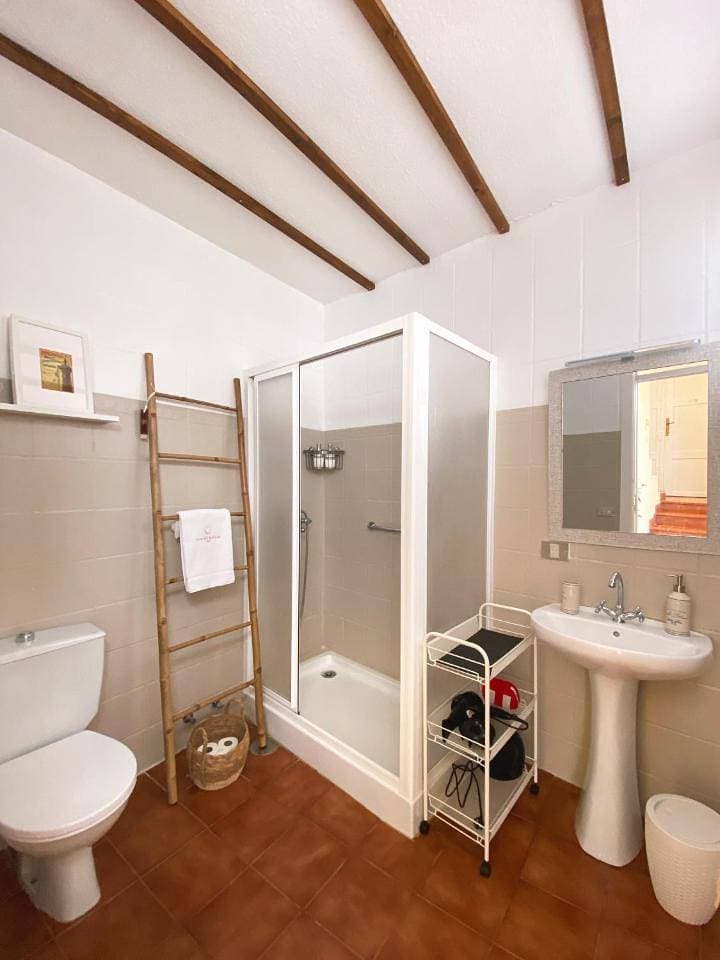 Foto 6 von 8: Double Room with Private Bathroom